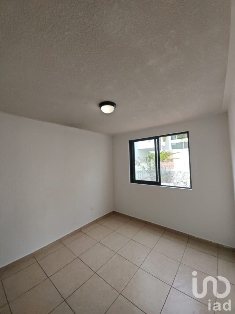 Casa en renta frente a área verde en Arboledas del Parque, Querétaro