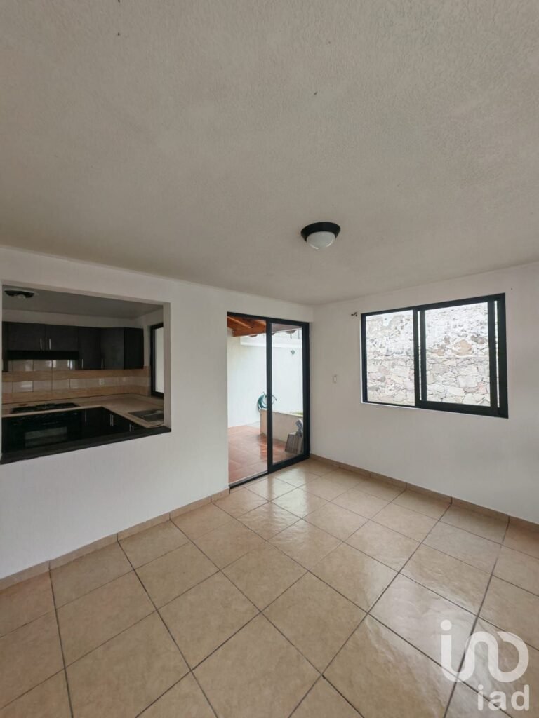 Casa en renta frente a área verde en Arboledas del Parque, Querétaro