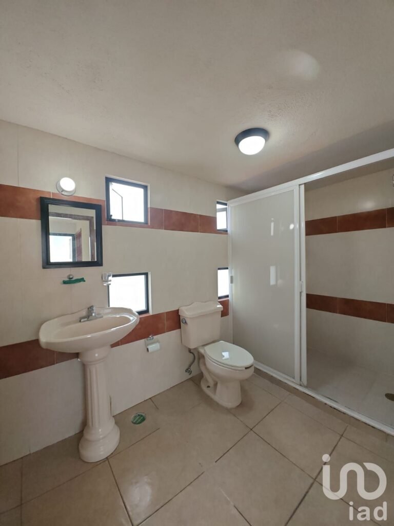 Casa en renta frente a área verde en Arboledas del Parque, Querétaro