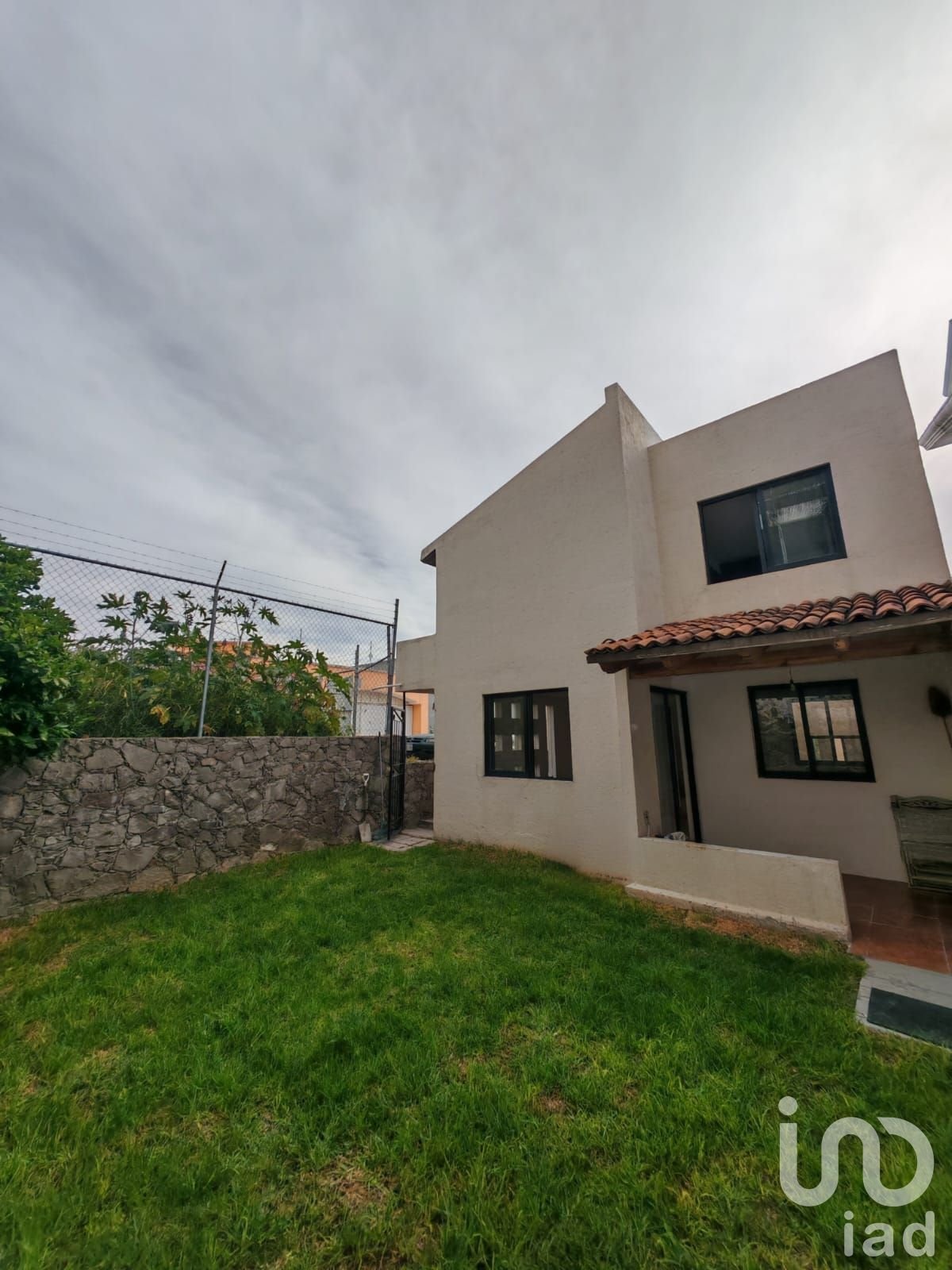 Casa en renta frente a área verde en Arboledas del Parque, Querétaro