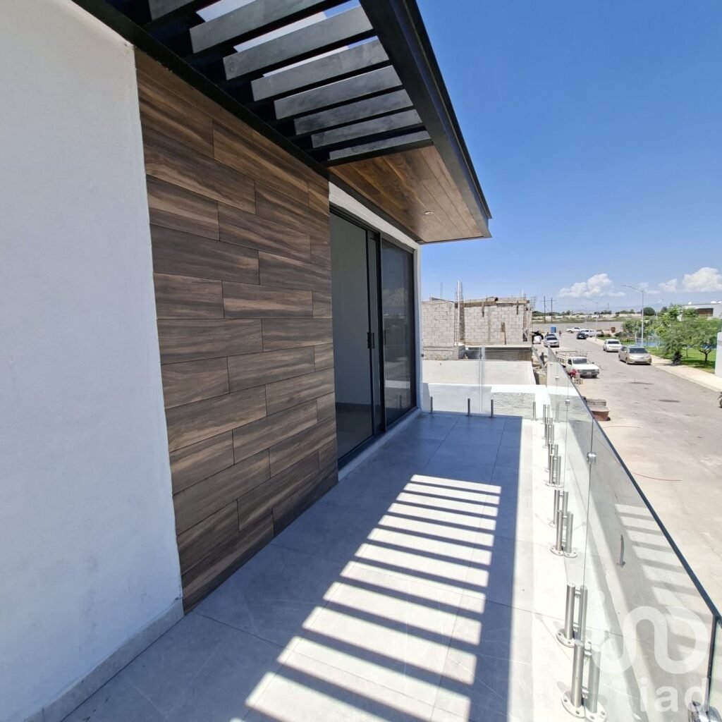 Casa en cerrada con amenidades como cancha de padel en viñedos Torreón