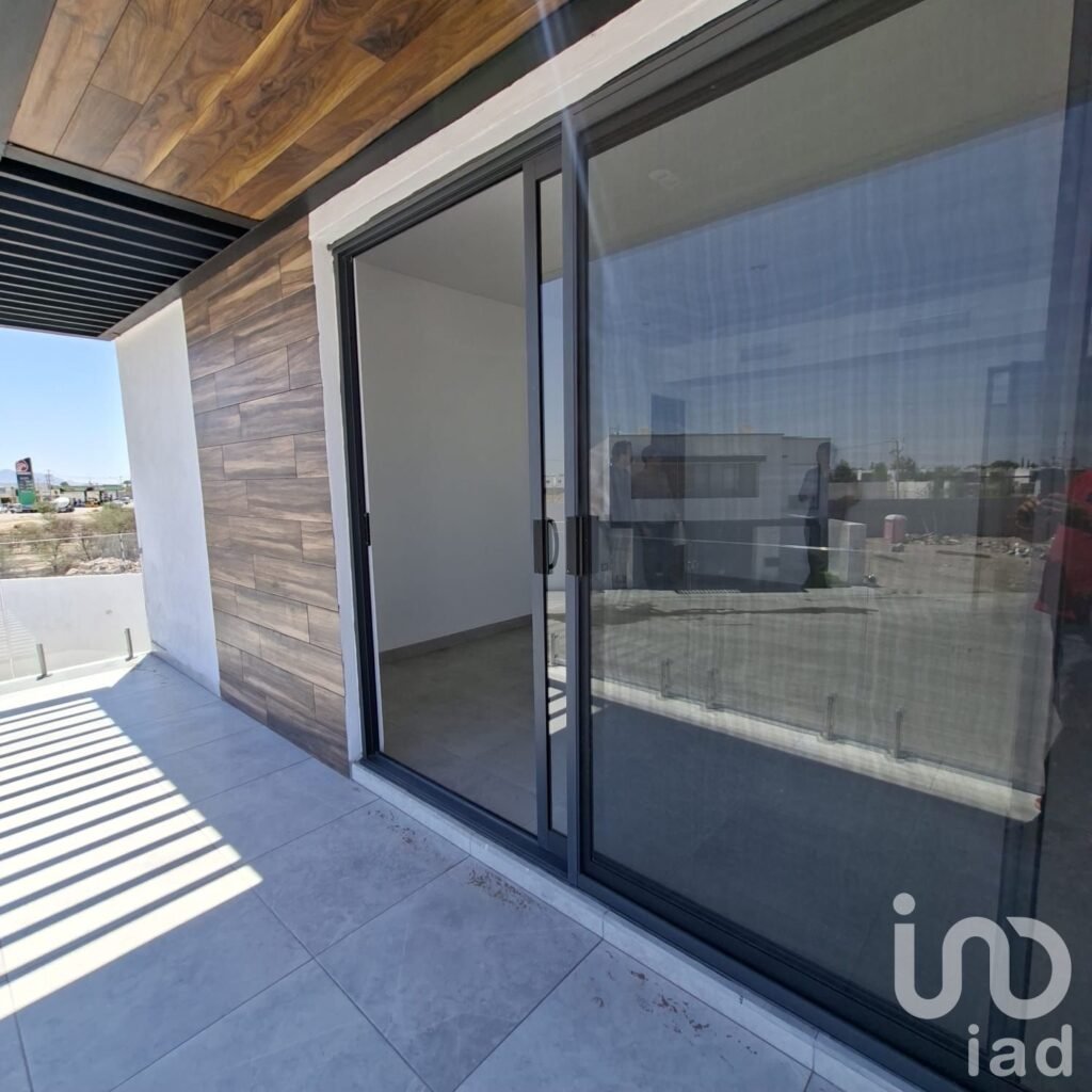 Casa en cerrada con amenidades como cancha de padel en viñedos Torreón