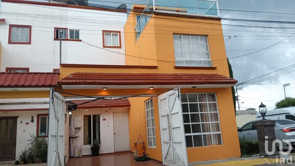 VENTA DE CASA EN FRACCIONAMIENTO ECATEPEC, RECIEN REMODELADA LISTA PARA HABITAR