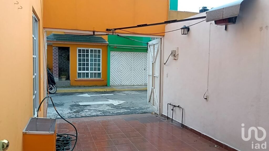 VENTA DE CASA EN FRACCIONAMIENTO ECATEPEC, RECIEN REMODELADA LISTA PARA HABITAR