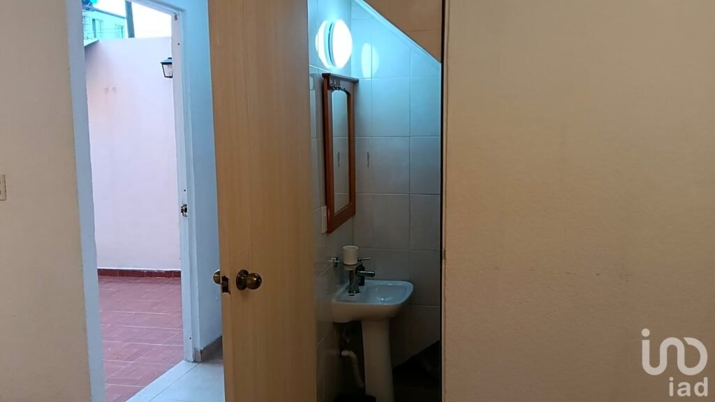 VENTA DE CASA EN FRACCIONAMIENTO ECATEPEC, RECIEN REMODELADA LISTA PARA HABITAR