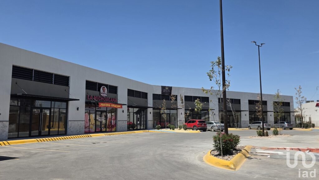 LOCAL COMERCIAL EN VENTA, PLAZA LUGANO, CERCA DE PUENTE ZARAGOZA, CD JUAREZ, CHIH