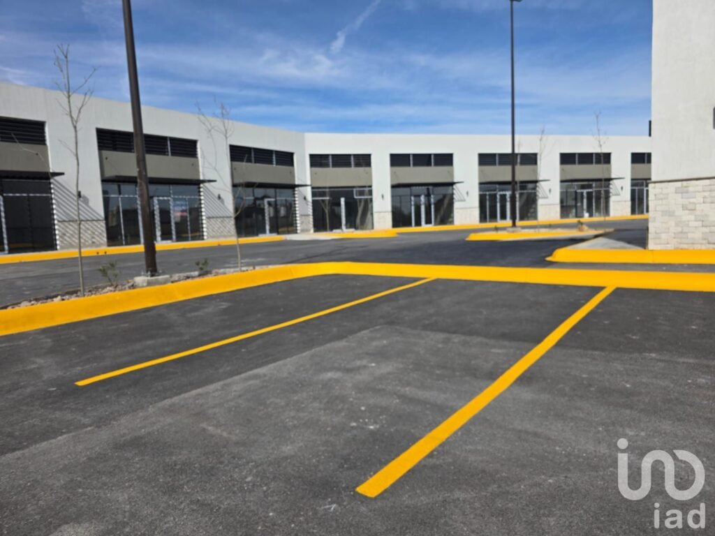LOCAL COMERCIAL EN VENTA, PLAZA LUGANO, CERCA DE PUENTE ZARAGOZA, CD JUAREZ, CHIH