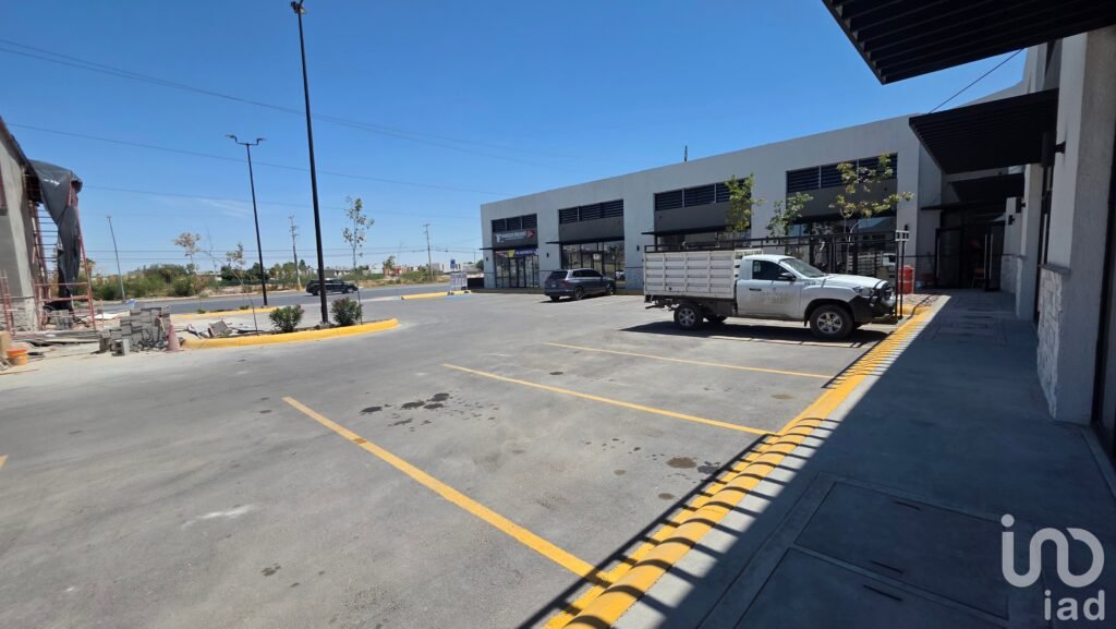 LOCAL COMERCIAL EN VENTA, PLAZA LUGANO, CERCA DE PUENTE ZARAGOZA, CD JUAREZ, CHIH