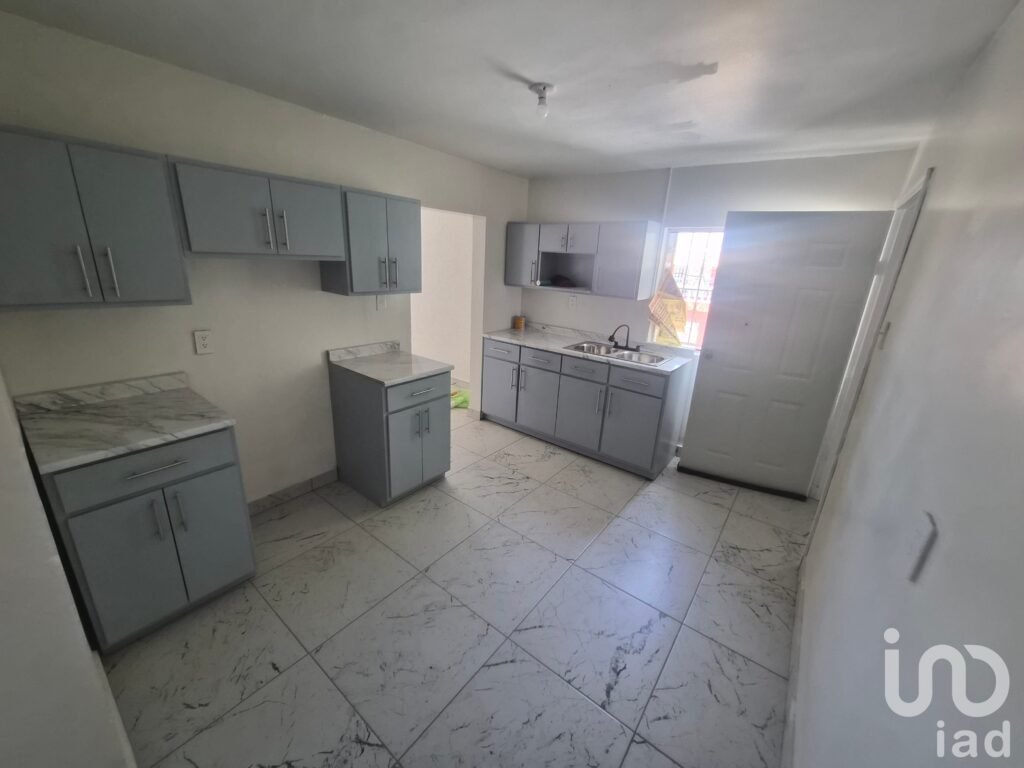 CASA VENTA A 3 CUADRAS DE LOPEZ MATEOS COLONIA NOGALES CIUDAD JUAREZ