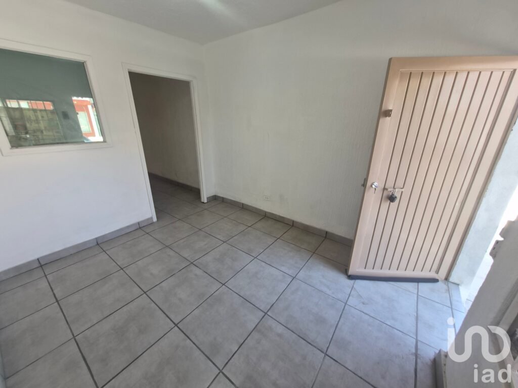 CASA VENTA A 3 CUADRAS DE LOPEZ MATEOS COLONIA NOGALES CIUDAD JUAREZ