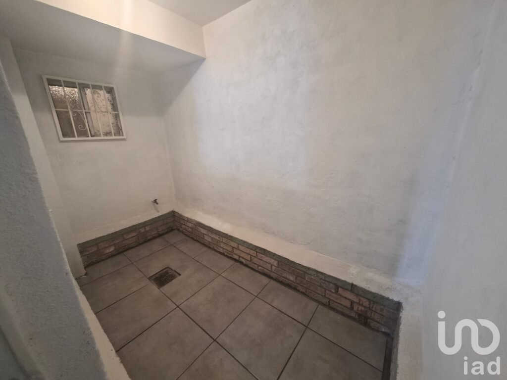 CASA VENTA A 3 CUADRAS DE LOPEZ MATEOS COLONIA NOGALES CIUDAD JUAREZ