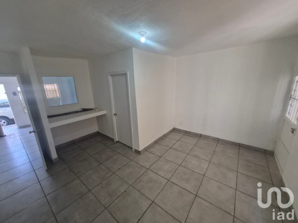 CASA VENTA A 3 CUADRAS DE LOPEZ MATEOS COLONIA NOGALES CIUDAD JUAREZ