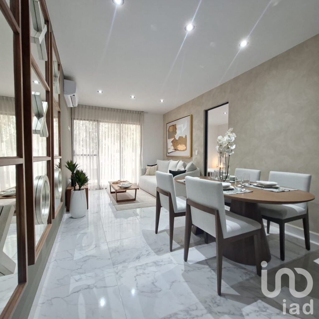 Departamento en Venta Sobre Av. Huayacán con alberca, cancha de Padel, Gimnasio y más.