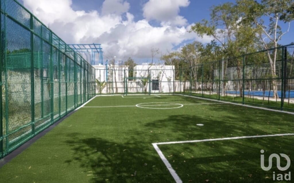 Departamento en Venta Sobre Av. Huayacán con alberca, cancha de Padel, Gimnasio y más.