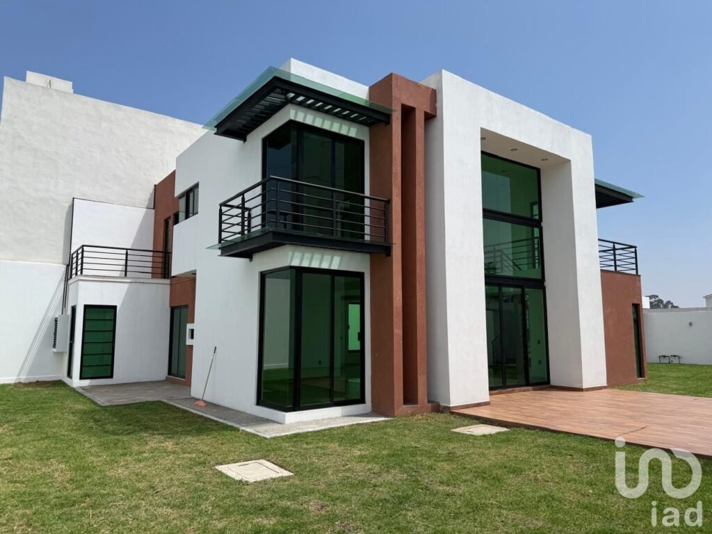 Casa en Venta en Residencial Valle del Molino Texcoco | 3 Recámaras | Terreno 600 m2 | Seguridad 24h