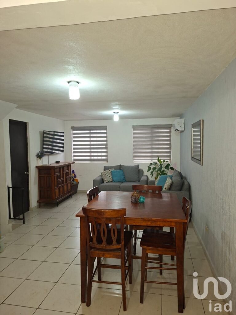 VENTA DE CASA EN VILLA  LAS FUENTES, SUR DE MTY