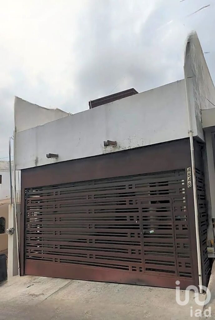 VENTA DE CASA EN VILLA  LAS FUENTES, SUR DE MTY