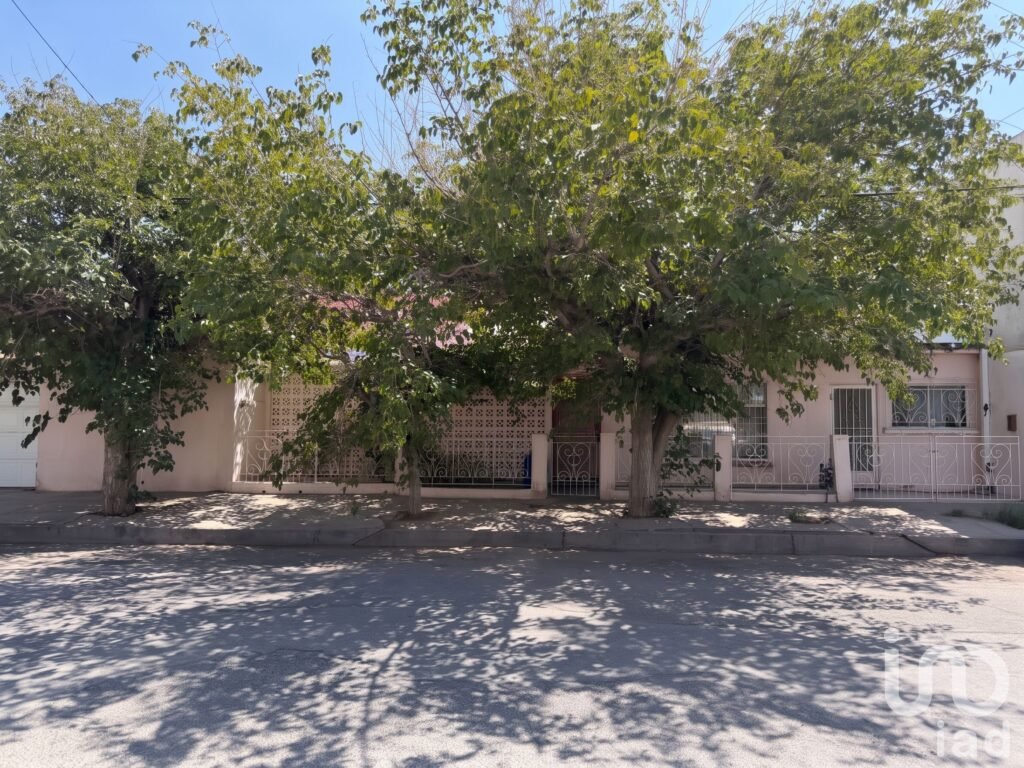 CASA EN VENTA ATENCION INVERSIONISTAS EXCELENTE UBICACIÓN CERCANA A PUENTE INT. CORDOVA-LAS AMERICAS