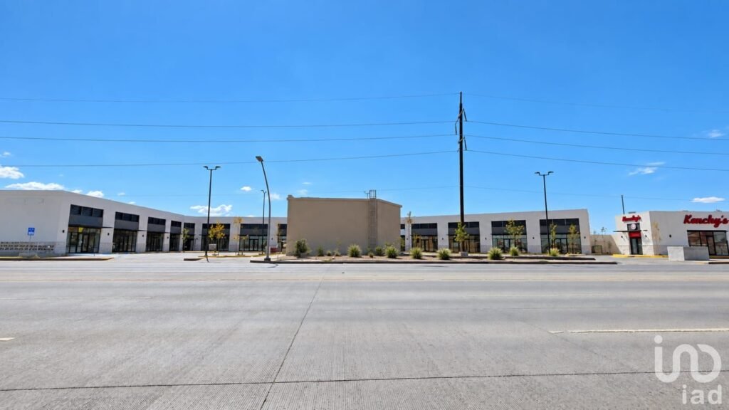 LOCAL COMERCIAL EN RENTA, PLAZA LUGANO EN GOMEZ MORIN, SECTOR PUENTE ZARAGOZA, CD JUAREZ, CHIH