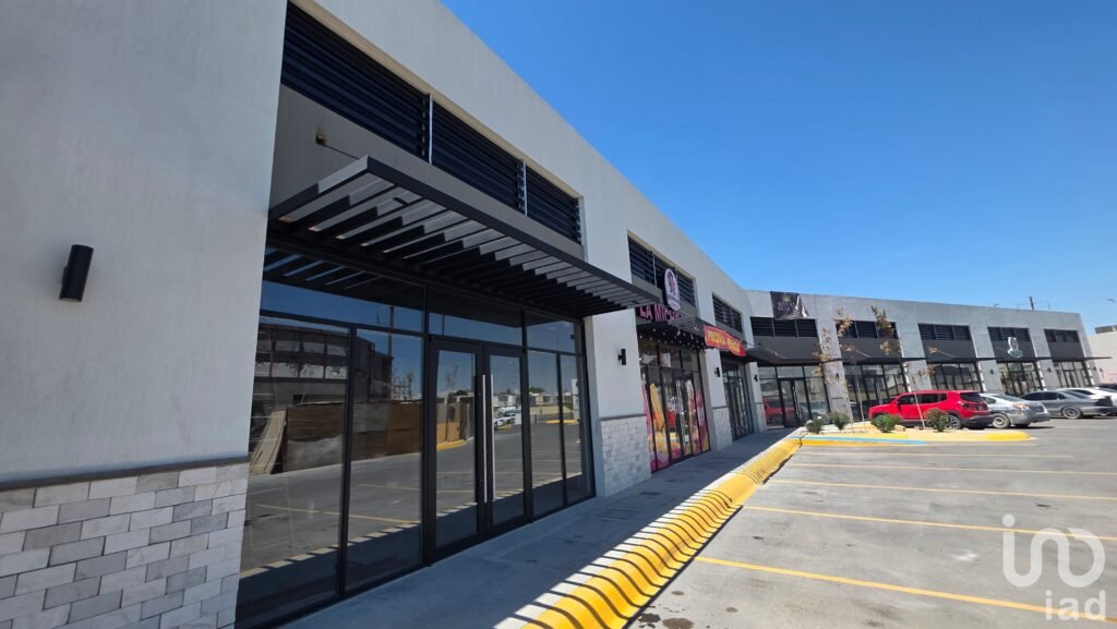 LOCAL COMERCIAL EN RENTA, PLAZA LUGANO EN GOMEZ MORIN, SECTOR PUENTE ZARAGOZA, CD JUAREZ, CHIH