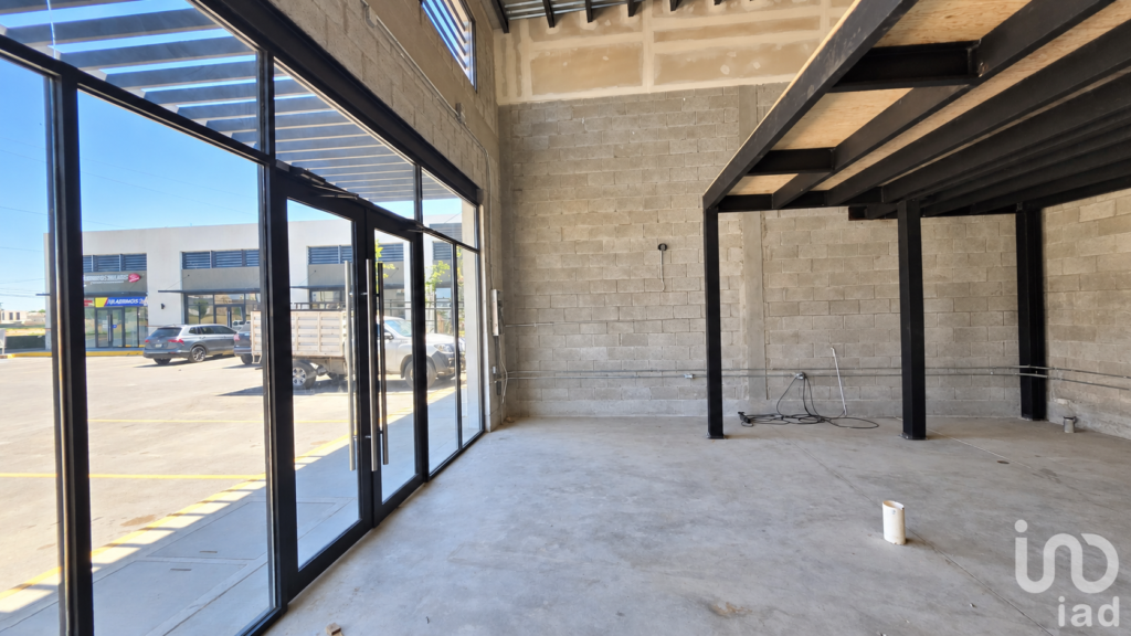 LOCAL COMERCIAL EN RENTA, PLAZA LUGANO EN GOMEZ MORIN, SECTOR PUENTE ZARAGOZA, CD JUAREZ, CHIH