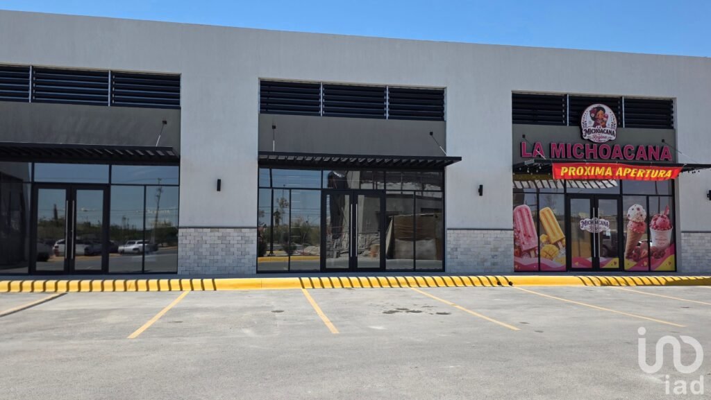 LOCAL COMERCIAL EN RENTA, PLAZA LUGANO EN GOMEZ MORIN, SECTOR PUENTE ZARAGOZA, CD JUAREZ, CHIH