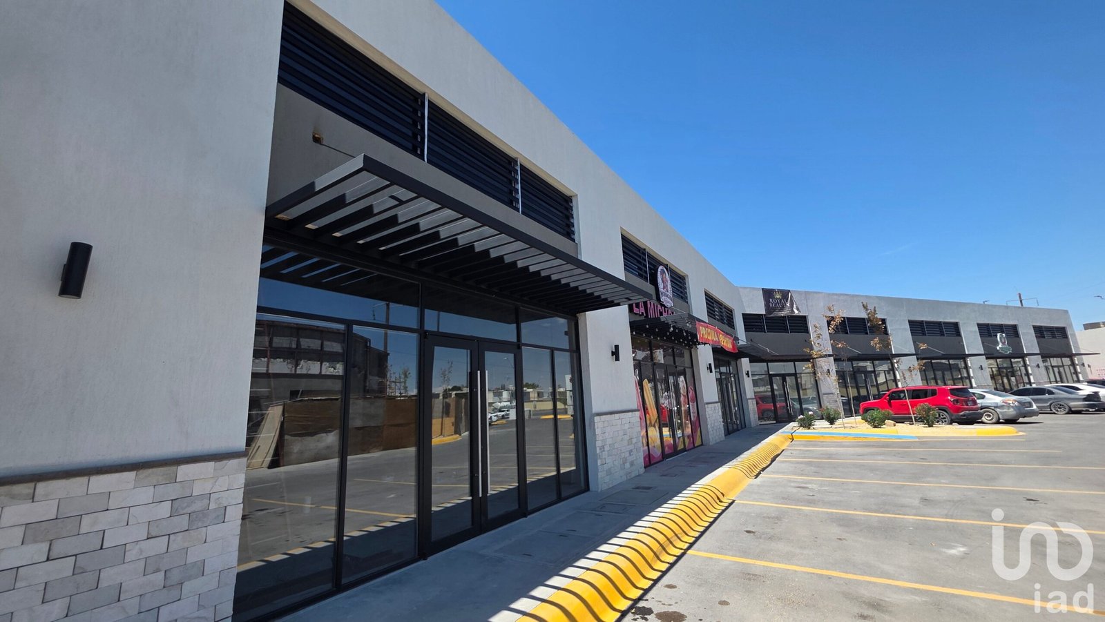 LOCAL COMERCIAL EN RENTA, PLAZA LUGANO EN GOMEZ MORIN, SECTOR PUENTE ZARAGOZA, CD JUAREZ, CHIH