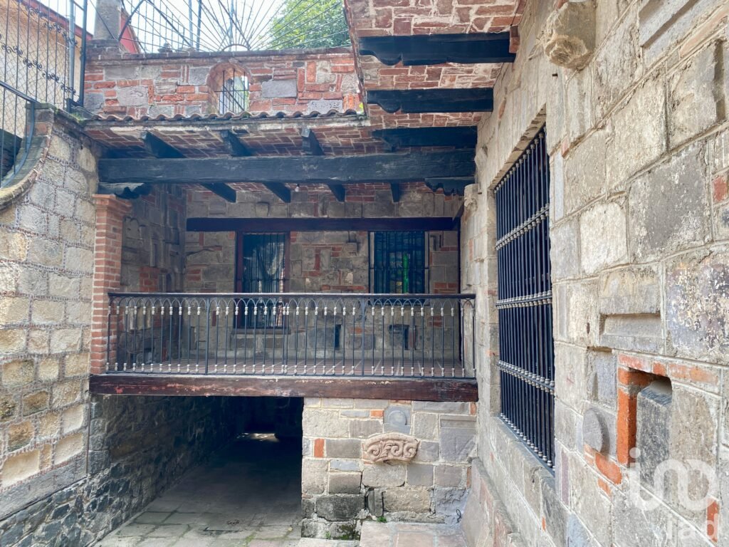 Venta Casa Tipo Hacienda. Encanto y Amplios Espacios, Junto a San Jerónimo. Residencial o educativo