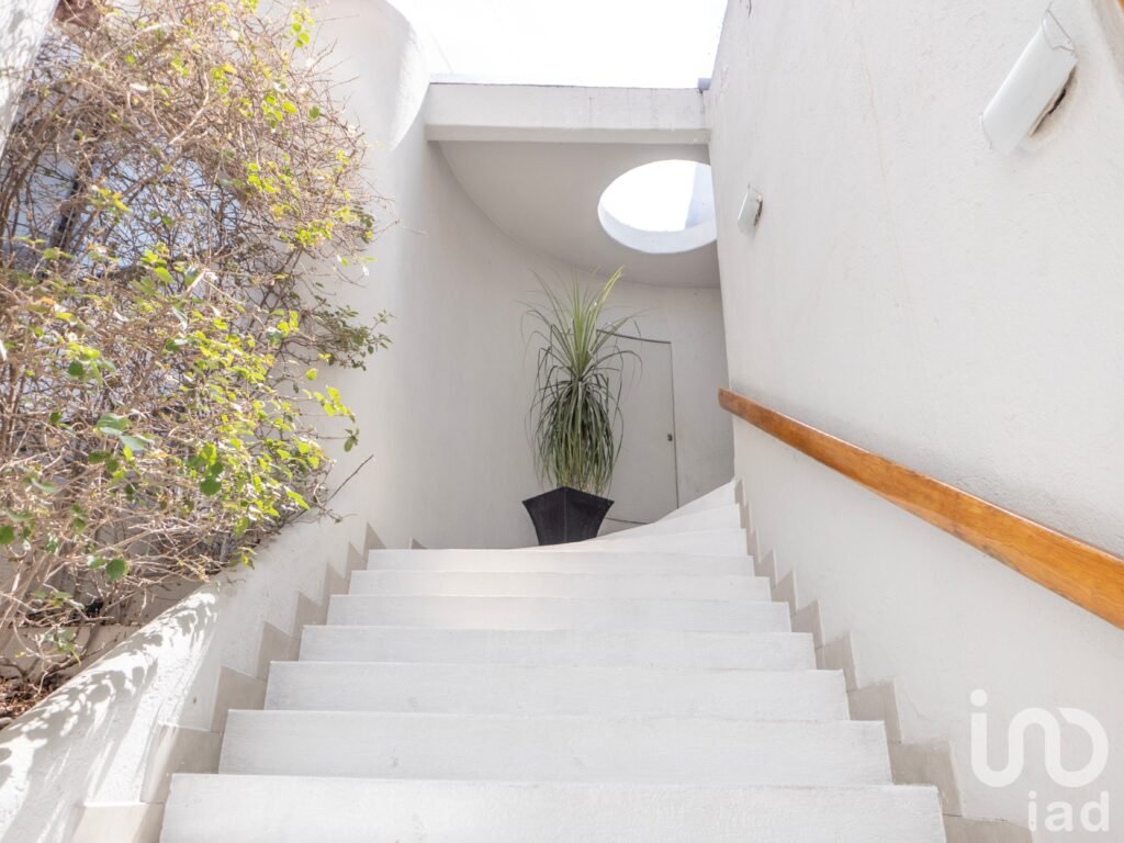 Espectacular casa en venta en Bosques de las Lomas. Cerrada exclusiva !!