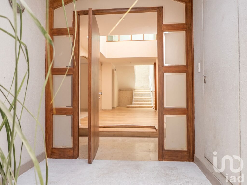 Espectacular casa en venta en Bosques de las Lomas. Cerrada exclusiva !!