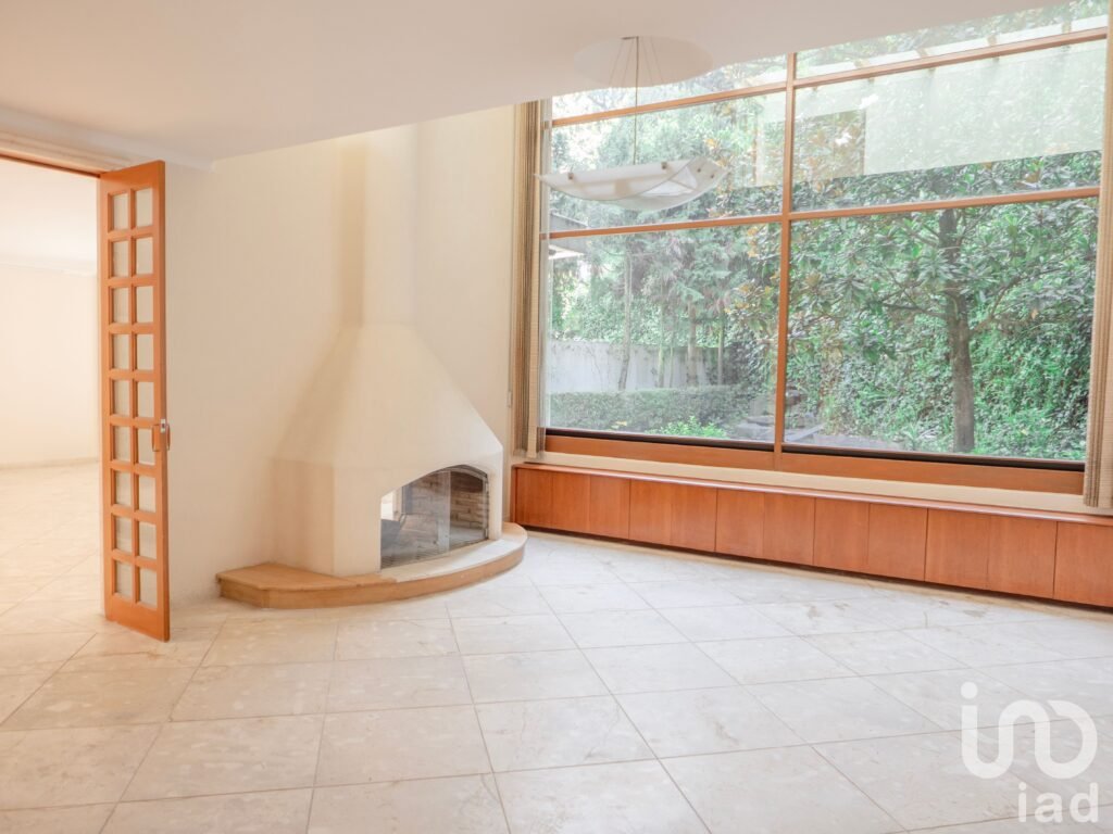 Espectacular casa en venta en Bosques de las Lomas. Cerrada exclusiva !!