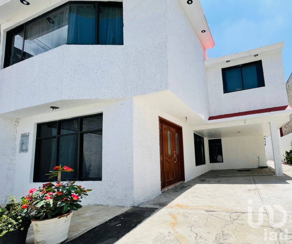 Casa en Venta, 5 recámaras, Sta. Ma. Guadalupe Las Torres, Cuautitlán Izcalli.