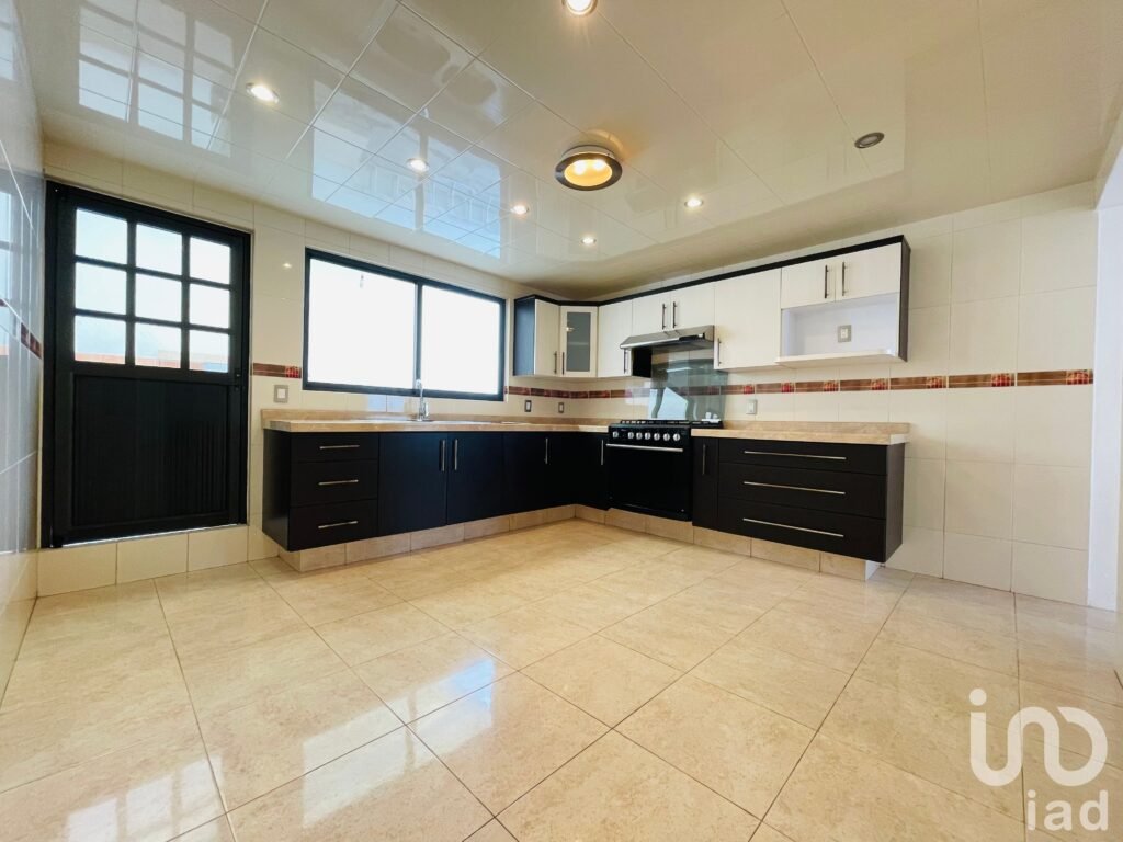 Casa en Venta, 5 recámaras, Sta. Ma. Guadalupe Las Torres, Cuautitlán Izcalli.