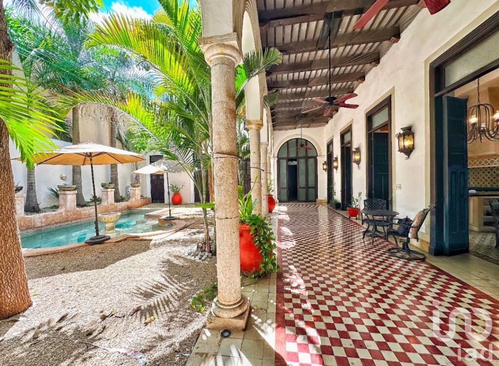Casa colonial del Siglo XVIII en venta en el Centro Histórico de Mérida Yucatán.
