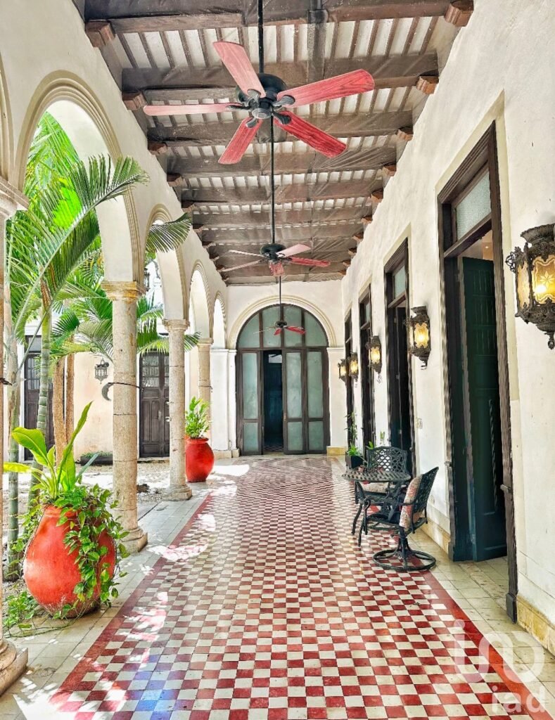 Casa colonial del Siglo XVIII en venta en el Centro Histórico de Mérida Yucatán.