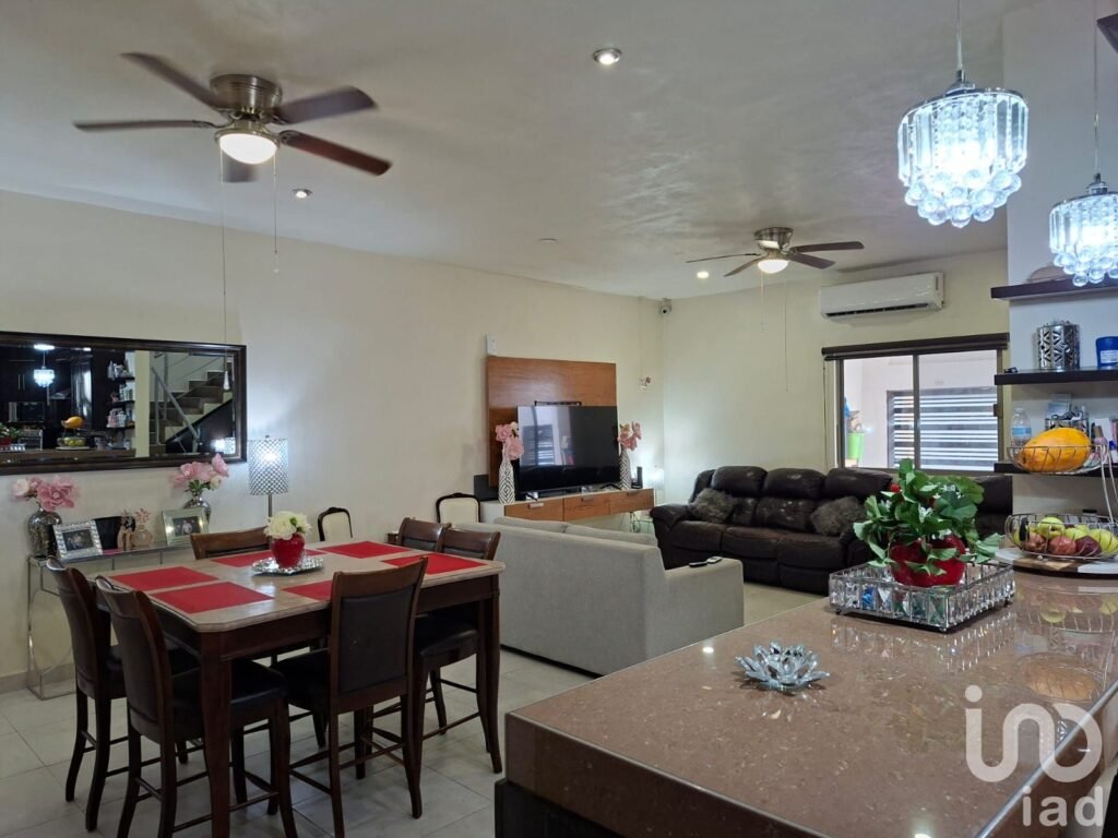 CASA EN VENTA En Excelentes Condiciones  en Lomas de SINAI, Reynosa