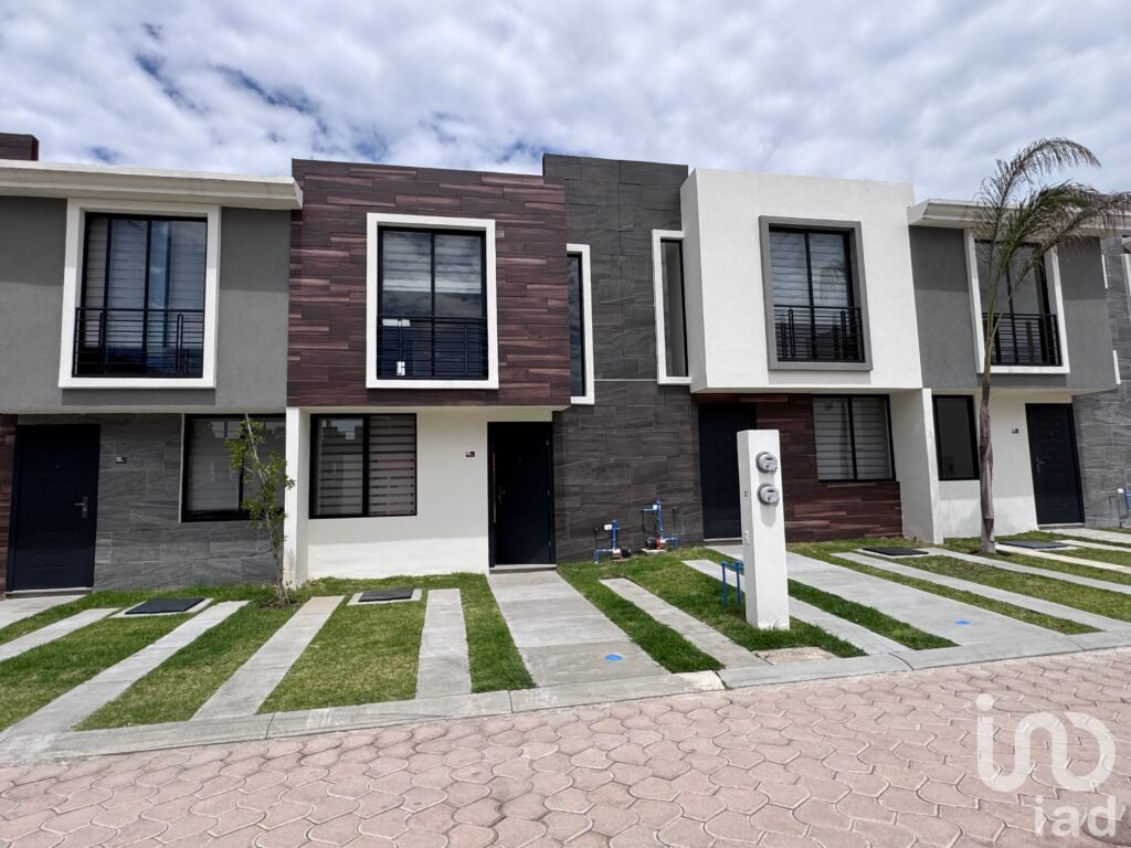 Casa nueva en renta en Frac Oporto Cuautlancingo Puebla  cerca de Periférico y Plaza comercial