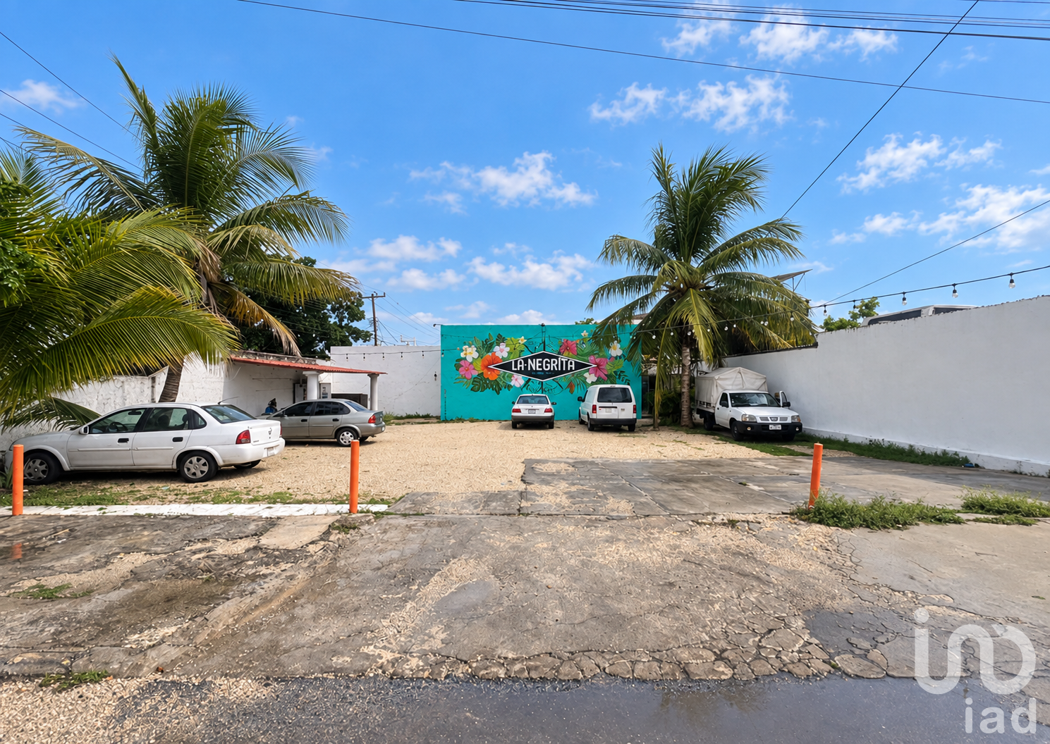 Local Comercial en Esquina con Permisos en Colonia Maya