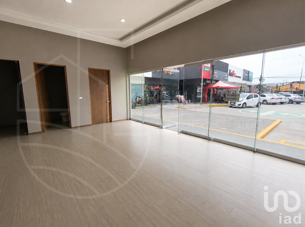 SE RENTA Oficina Corporativa 427m² | 6 privados + Mezanine + Terraza | Carr. Méx-Texcoco Chicoloapan