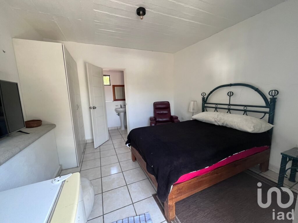 Casa en venta con 10 recámaras y alberca en La Pradera, Cuernavaca
