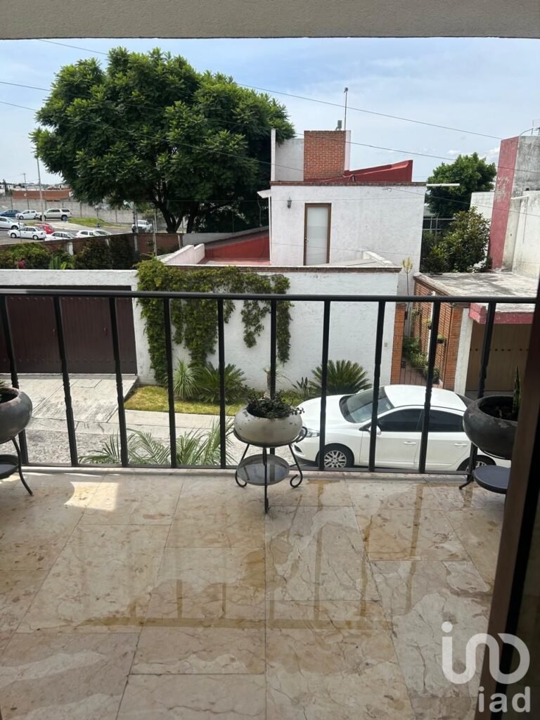 CASA EN FRACCIONAMIENTO FAUNA MARINA