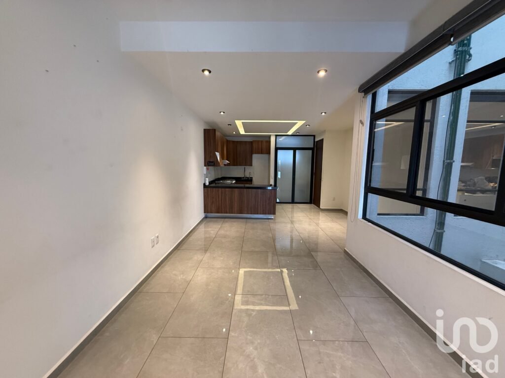Departamento seminuevo en venta, Col Residencial Emperadores