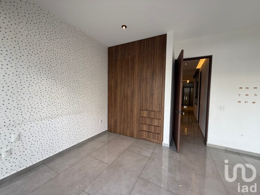 Departamento seminuevo en venta, Col Residencial Emperadores