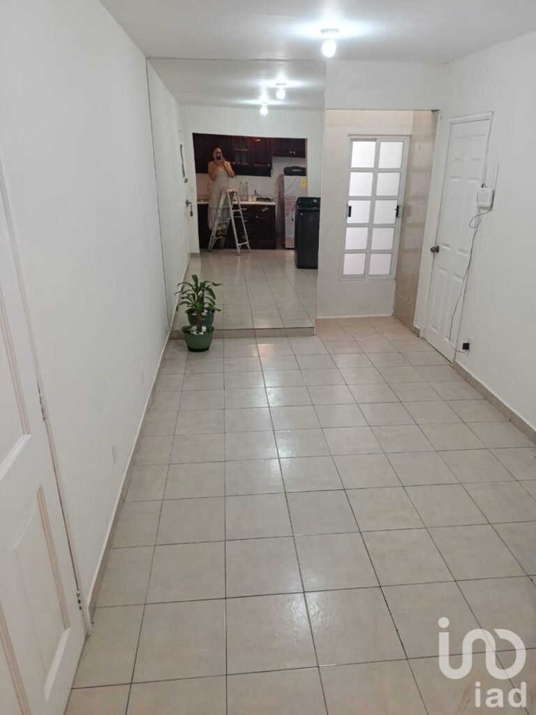 Departamento remodelado en venta en Cd de los Deportes con 1 recamara y estudio