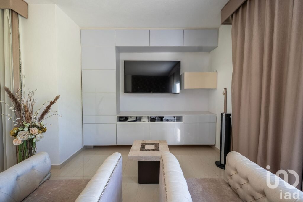 CASA EN VENTA EN EL CAMPANARIO