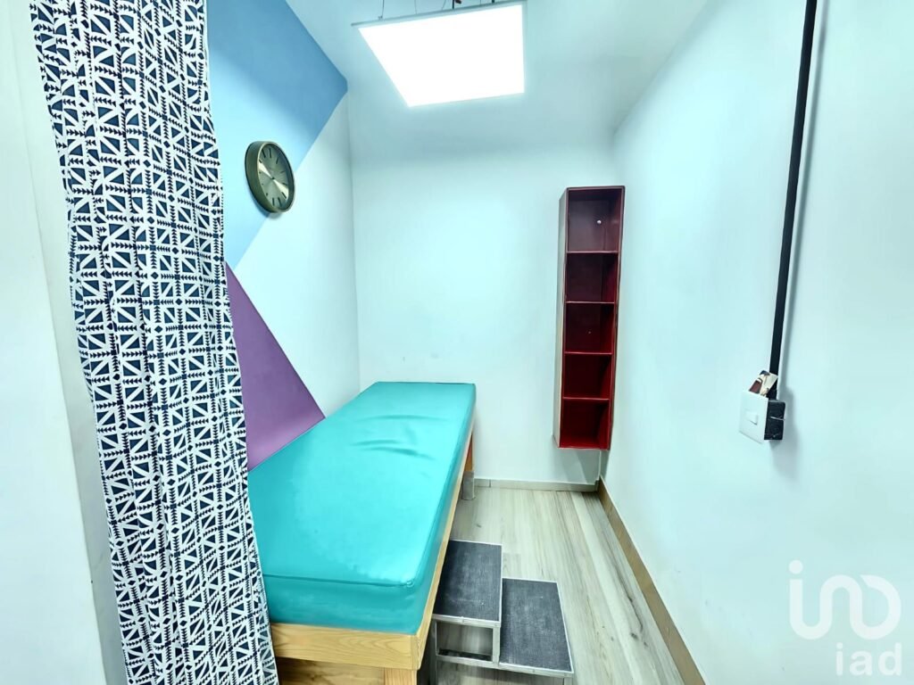 RENTA DE CUBICULO CON CAMILLA, AREAS COMUNES, INCLUYE AGUA, LUZ E INTERNET EN LA CD.DE QUERETARO,QRO