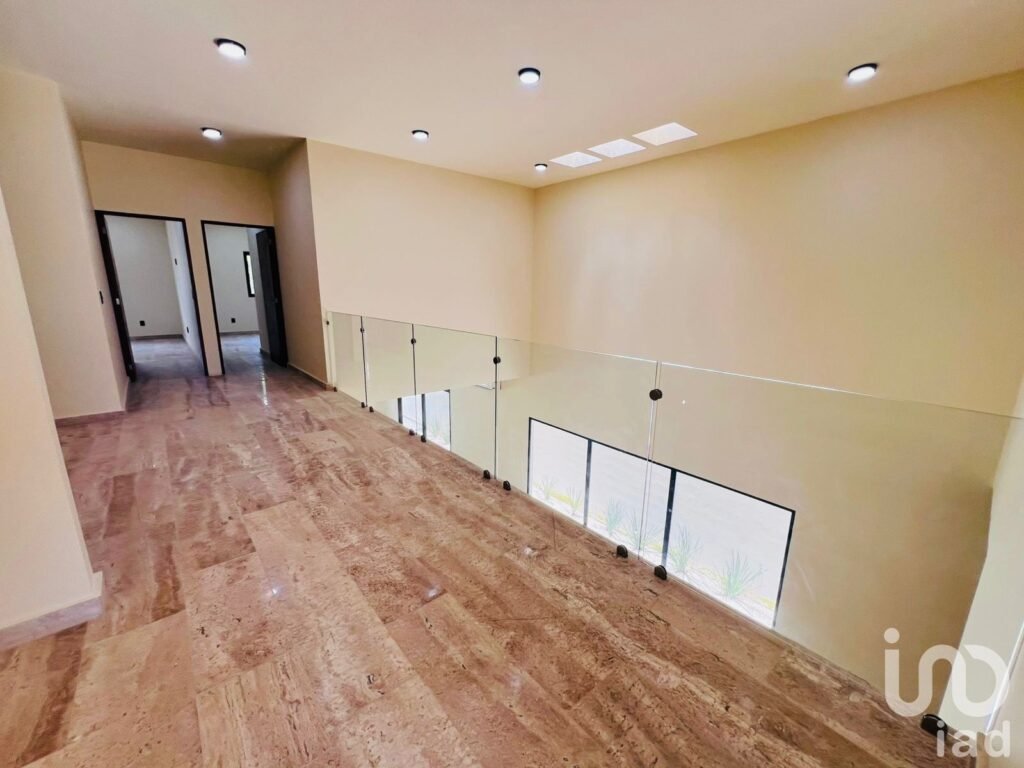 Casa con 4 recámaras en venta en Via Cumbres av. Huayacan Cancún