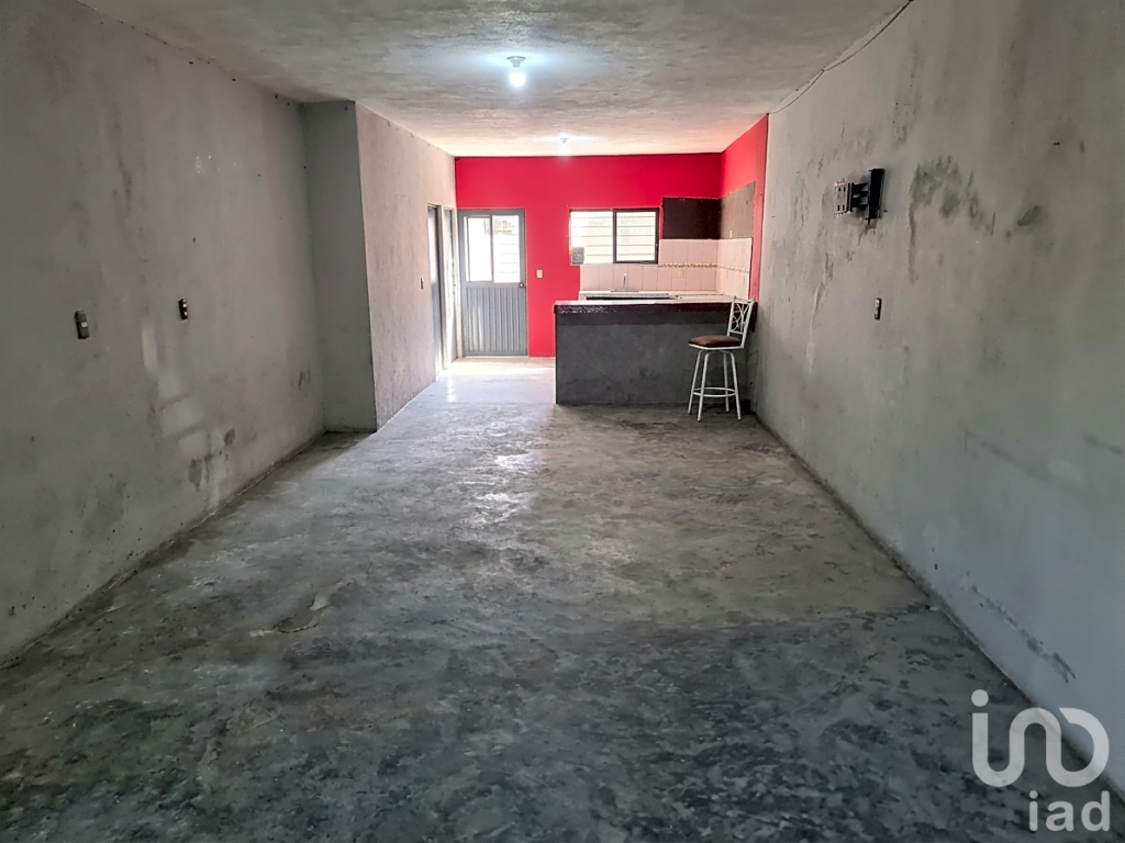 ¡Atención Inversionistas! Casa en Venta en Col. Jardines de Nogalar (Zona San Nicolás)