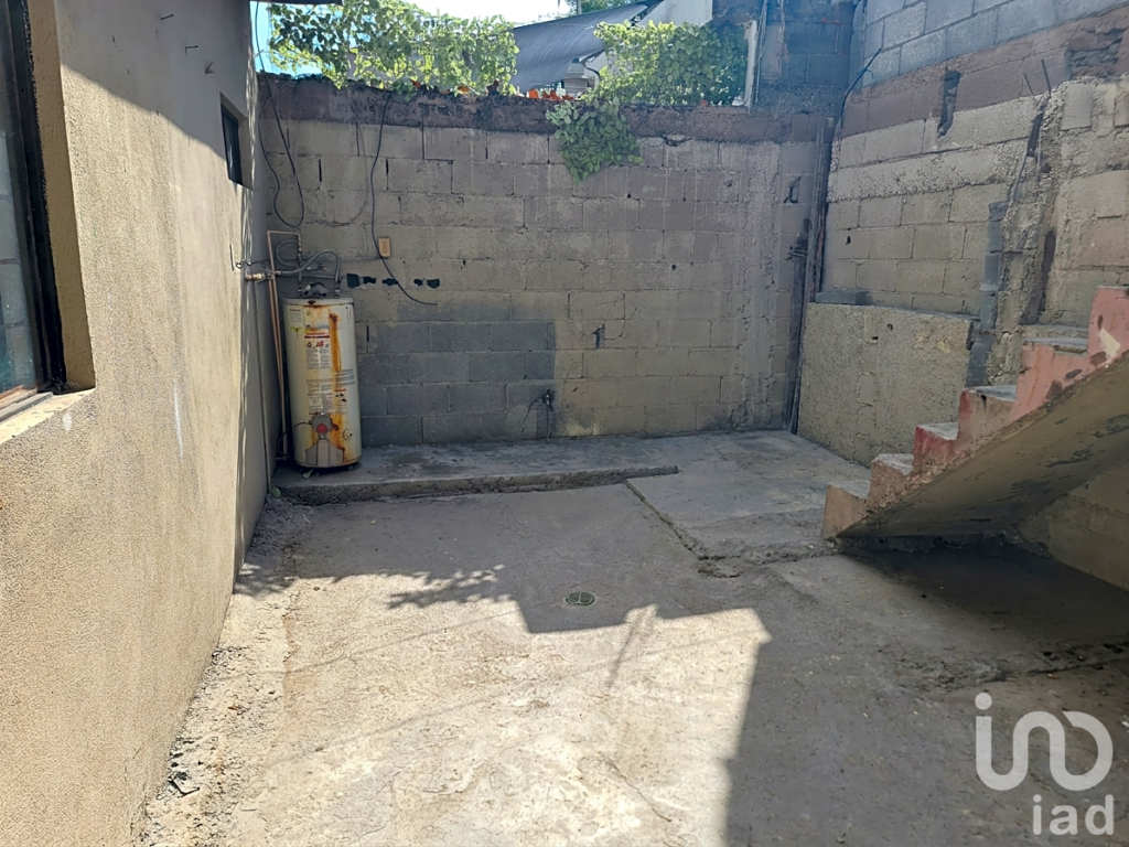¡Atención Inversionistas! Casa en Venta en Col. Jardines de Nogalar (Zona San Nicolás)