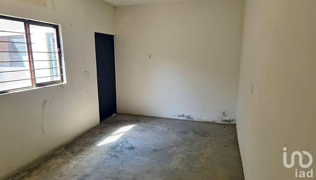 ¡Atención Inversionistas! Casa en Venta en Col. Jardines de Nogalar (Zona San Nicolás)